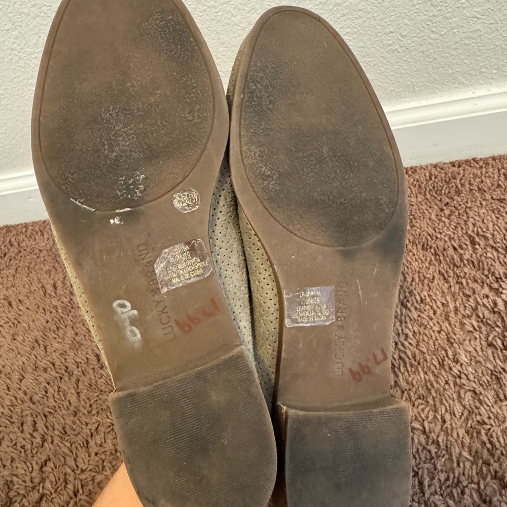 2 FOR $25 Lucky Brand Coryna Mule Flat Shoes Leather Slip On Taupe Suede 8.5 - Picture 6 of 7